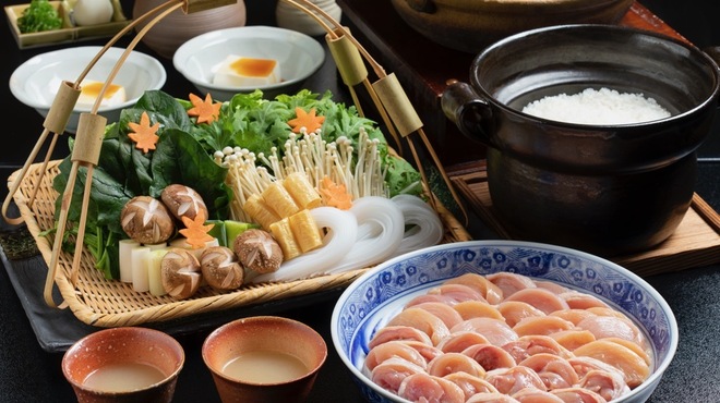 京料理 とりよね - 料理写真:唯一無二の名物「活鶏水煮」