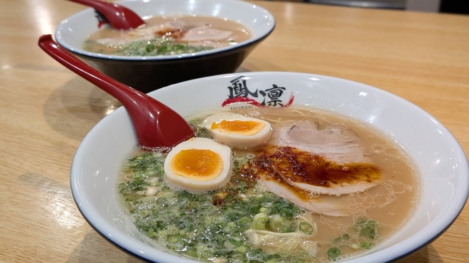 らーめん屋 鳳凛 - メイン写真: