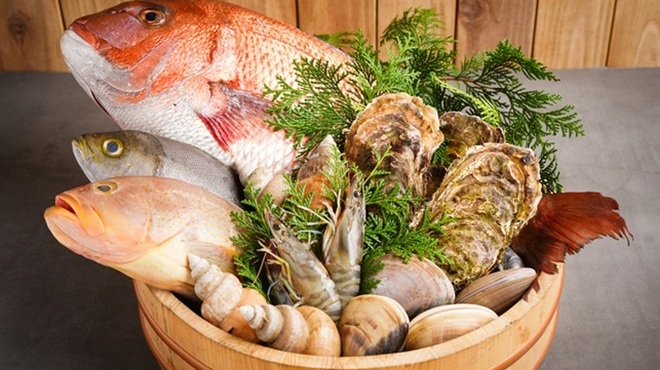 鮮魚と炉端焼き 魚丸 - メイン写真: