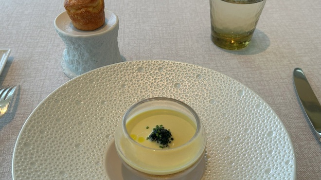 RISTORANTE OZIO - 料理写真:コンソメジュレとマイスのクリーム キャヴィアリキャヴィアとフレーバーオイル