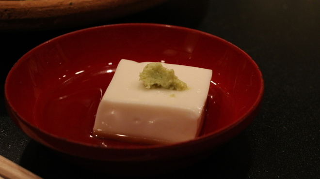 和やまむら - 料理写真:八寸に胡麻豆腐がついてきました