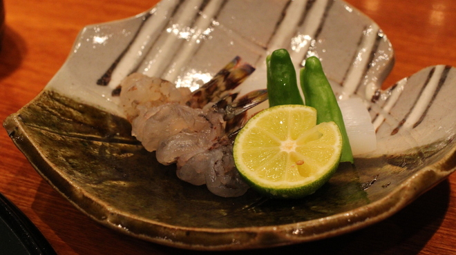 和やまむら - 料理写真:車エビとアオリイカの石焼き　材料編