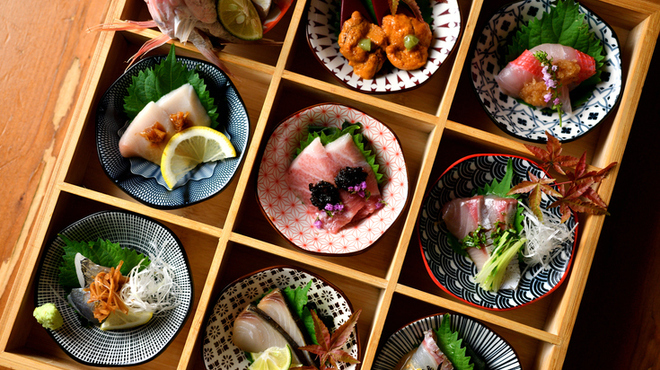 鶏と魚と炭火焼き 燈 - メイン写真: