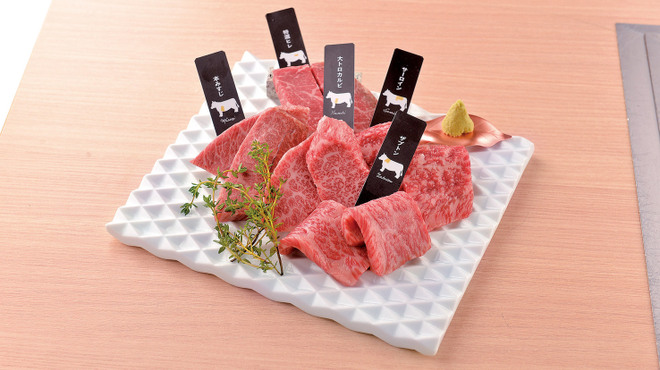 熟成和牛焼肉エイジング・ビーフ - メイン写真: