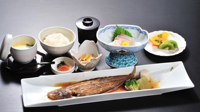 創作厨房 更紗 - 料理写真:夜限定　煮魚御膳