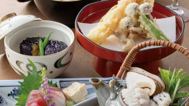 美濃吉 烏丸四条店 - メイン写真: