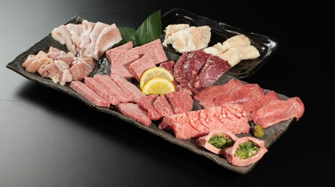 YAKINIKUEN 忍鬨 大阪梅田店