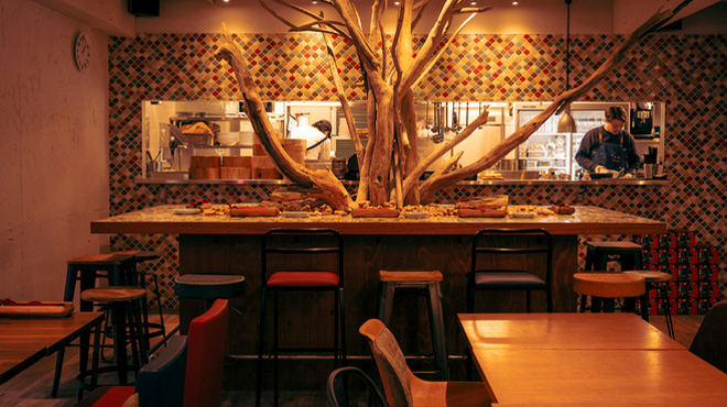 Wine restaurant The Attachment - メイン写真: