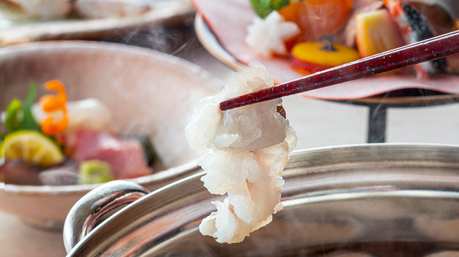 和食堂 山里 ホテルオークラ福岡 - 料理写真:松茸　鱧　鍋
