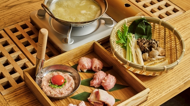 鳥焼と鳥鍋 囲 - 料理写真:鶏白湯鍋
