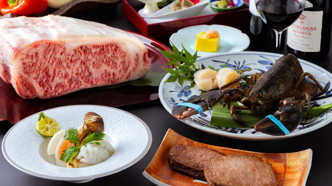 鮨・鉄板焼 彩 - 料理写真:黒毛和牛の食べ比べ＆オマール海老の鉄板焼きを贅沢に楽しむコース【華】はなやぎ