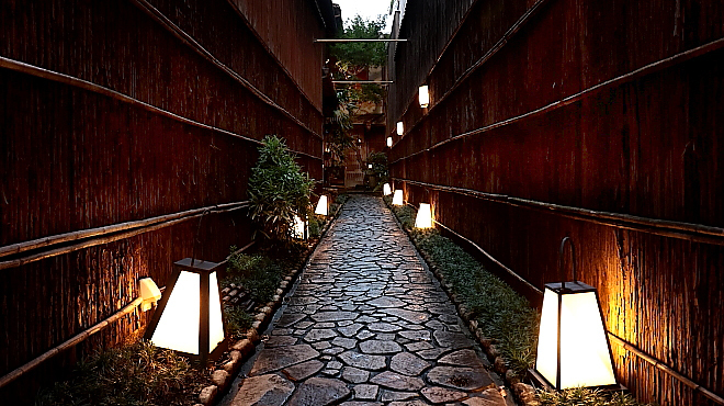 梅むら  - 外観写真:石畳の道