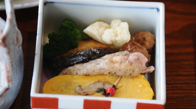 創作料理と天ぷら 秋月 - 料理写真:四季膳　お弁当壱の段　　