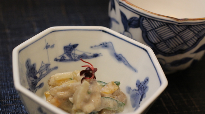 貴久政 - 料理写真:胡麻和え　最初の一品。　これはフツーに美味しい感じ？