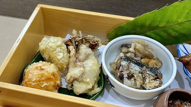 佐とう - 料理写真:舞茸豚巻き トマト鶏つくね 丸十・秋刀魚山椒煮茸おろし