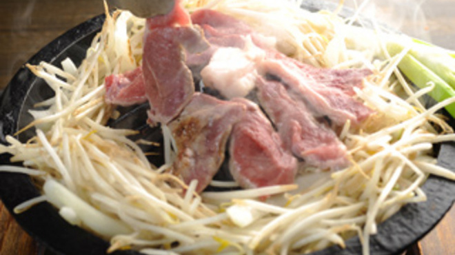 小樽ジンギスカン倶楽部 北とうがらし - 料理写真:さっぱりとした自家製ダレでお召し上がりください！