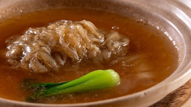 中国料理 皇家龍鳳 - 料理写真:ふかひれ姿の陶板煮込み