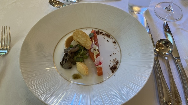 中禅寺金谷ホテル - 料理写真:前菜 鱒だったと思います