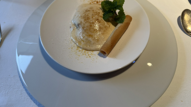シェ・スガヤ - 料理写真:【洋梨の赤ワイン煮、グラタン仕立て】