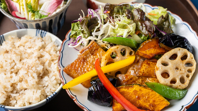 鉄板焼 鶏料理 かしわ - メイン写真: