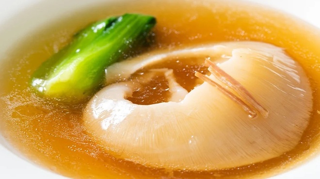 中国料理 皇家龍鳳 - 料理写真:ふかひれの姿煮込み