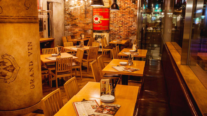 ベルサイユの豚 - メイン写真: