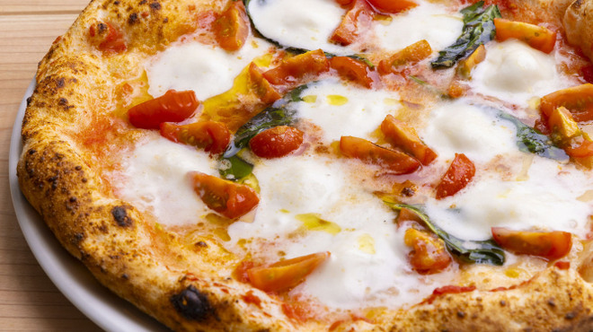 ピッツェリア イゾラ - メイン写真: