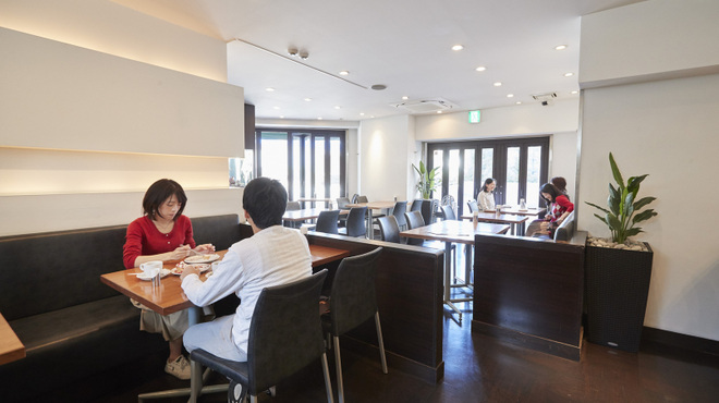 SHUTTERS - メイン写真: