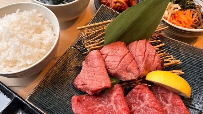 隠れ家焼肉 ニクノトリコ 六本木 - メイン写真: