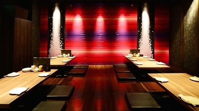 もつ鍋と馬刺し 馬肉寿司 居酒屋 九州小町 個室 飲み放題 - メイン写真: