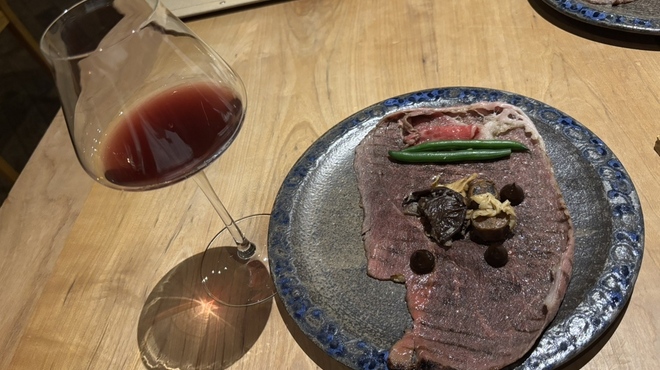 ダイニングルーム バイ ザ ビワコ - 料理写真:近江牛には、赤ワイン屋根\(//∇//)\