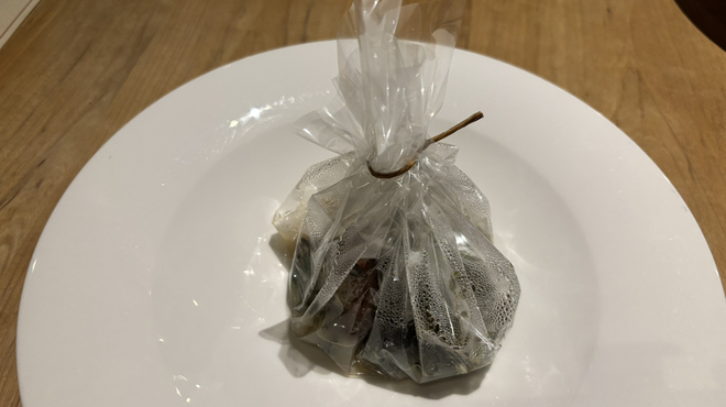 ダイニングルーム バイ ザ ビワコ セトレ マリーナびわ湖 - 料理写真:この包み、何だろなぁ〜(・・?)