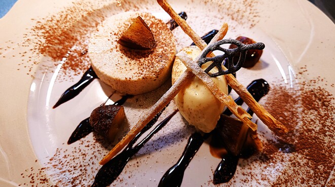 ル フェドラ - 料理写真:栗のムースヴァニラアイス添え、チョコレートソース