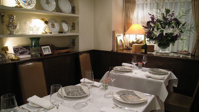 ル フェドラ - 内観写真:落ち着いた空間でお食事を楽しめます。