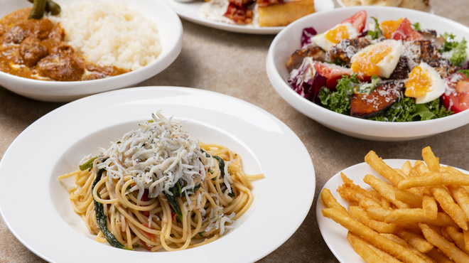 AZABUDAI HILLS CAFÉ - メイン写真: