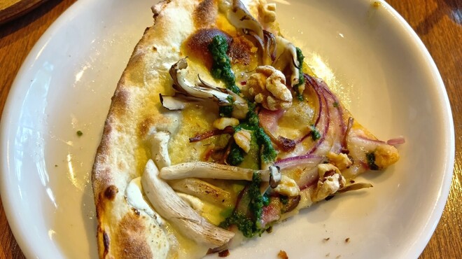 オールデイダイニング カルイザワグリル - 料理写真:森のピザ