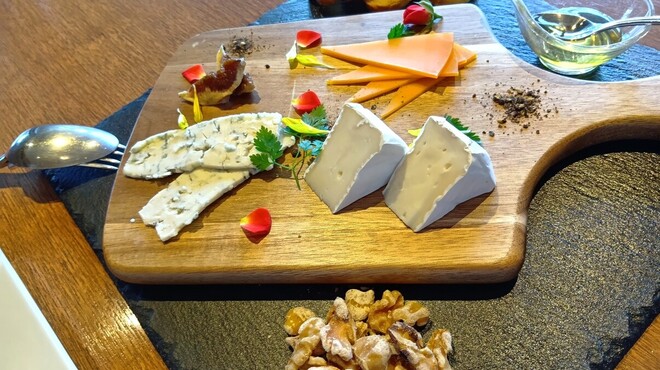 オールデイダイニング カルイザワグリル - 料理写真:チーズの盛り合わせ