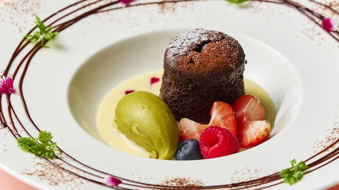 SARAS CAFE ＆ BRASSERIE - メイン写真: