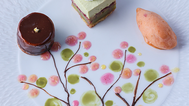 ミクニ伊豆高原 - 料理写真:静岡産和梨とチョコレートのムース/伊豆産春菊とピスタチオのババロワ/伊豆産みかんとビーツのソルベ