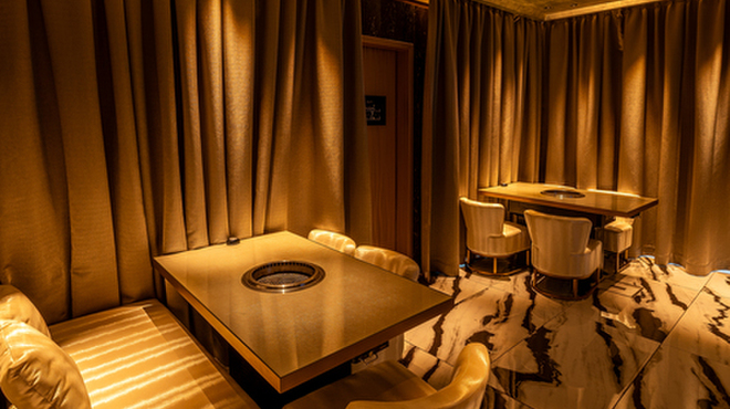 しゃぶしゃぶ すき焼き 焼肉　兜　奥座 - メイン写真: