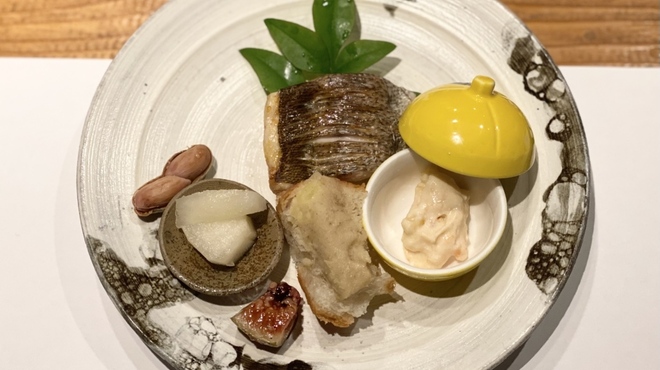 シーズン - 料理写真:めいち鯛、穴子のパテなど