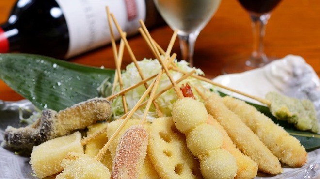 280円食堂 笑家 - メイン写真: