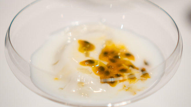 パトゥ - 料理写真:ジャスミンティーのブランマンシェ バッションフルーツ