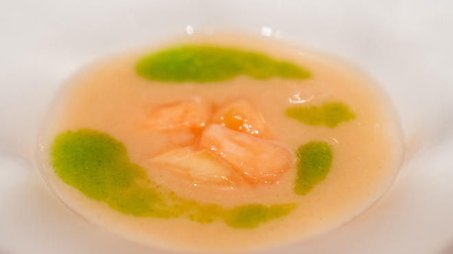 パトゥ - 料理写真:岡山産夢白桃とセロリのスープ