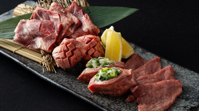 天神黒毛流 焼肉 参星 - メイン写真:
