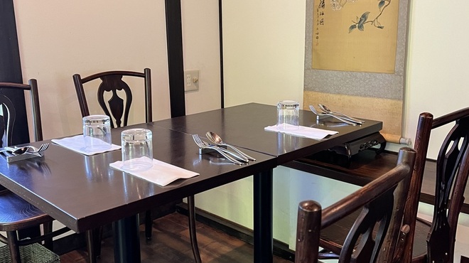 北鎌倉 紫−ゆかり− - 内観写真:2階フロア掛軸前