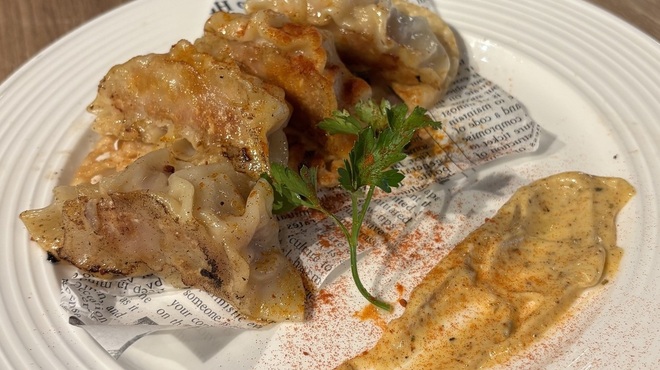 府中餃子バル あわ屋 - メイン写真: