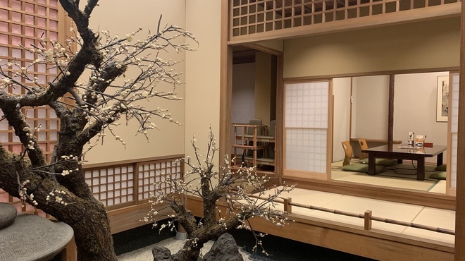 梅の花 - メイン写真: