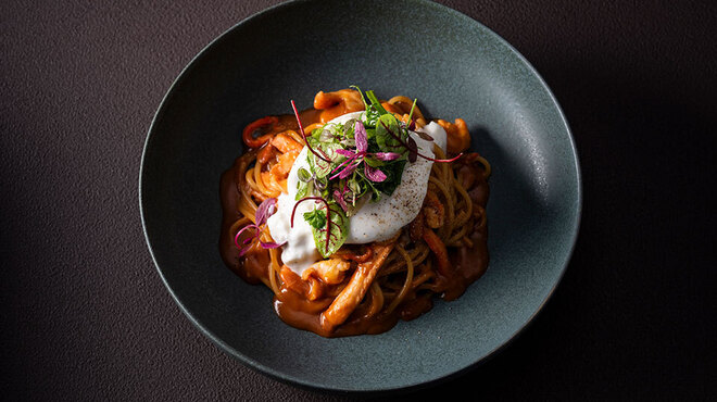 MIDO RESTAURANT PIC NIKA - 料理写真:ブッラータチーズを乗せた甲殻薫るビスククリームパスタ