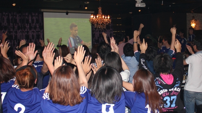 ダイニングダーツバーBee - メイン写真: